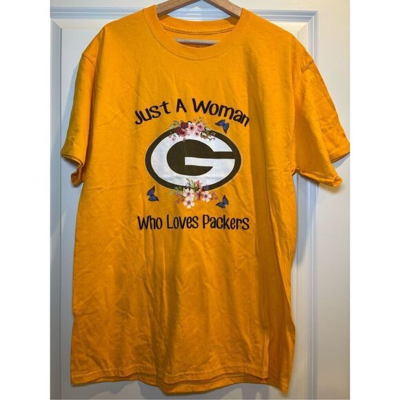 Just a woman who loves the Packers T-shirt size Large - Picture 1 of 2